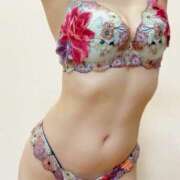 架純(かすみ) 出勤日してます🎀 麗しい人妻 新宿本店