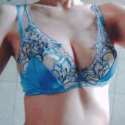 うみ トモゼロ ぷるるん小町日本橋店