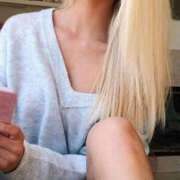 イザベル ホテル　ロアンヌ 金髪外人デリヘル　LIP　SERVICE