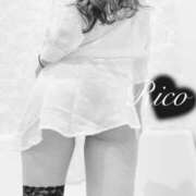 璃子(りこ) 雨だけど 天国にいちばん近い島　ニューカレドニア式高級アロマエステ(カサブランカグループ)