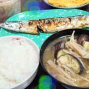 まき 全く映えない夕飯 レースクィーン