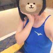 ヒメ日記 2025/10/27 21:13 投稿 【あずさ】黒髪スレンダー生徒 コーチと私と、ビート板･･･