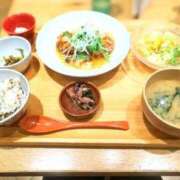 ヒメ日記 2025/08/22 07:42 投稿 浅倉みなみ 全裸美女からのカゲキな誘惑