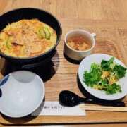 ヒメ日記 2025/11/01 08:12 投稿 浅倉みなみ 全裸美女からのカゲキな誘惑