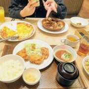 ヒメ日記 2025/11/10 07:52 投稿 浅倉みなみ 全裸美女からのカゲキな誘惑