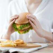 ヒメ日記 2026/04/09 10:21 投稿 浅倉みなみ 全裸美女からのカゲキな誘惑