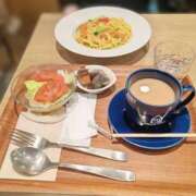 ヒメ日記 2026/04/24 08:48 投稿 浅倉みなみ 全裸美女からのカゲキな誘惑