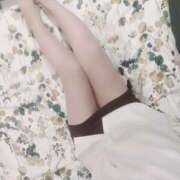 ヒメ日記 2026/06/30 05:40 投稿 浅倉みなみ 全裸美女からのカゲキな誘惑