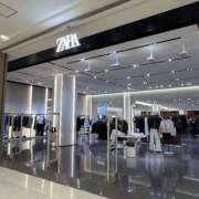 Rika ZARAとバーミヤ◯?? CELEB（セレブ）