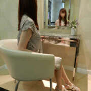 ゆい 本日11時から出勤しま～す ロダン