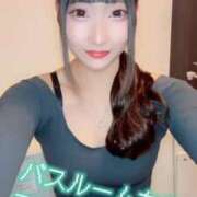 りつ 【おうち🛁💓】前髪切りすぎた✂️！ ホワイトベル