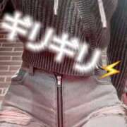 りつ 【おしり🫶🏻】ショートパンツ👖💋 ホワイトベル