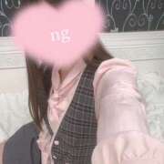 みい 本日出勤です🤍 神田ハンドメイド