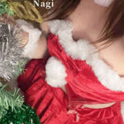 なぎ 触れない距離で寄り添って 藤沢人妻城