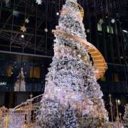 ゆきの★ 新宿住友ビル 三角広場クリスマスツリー🎄 レースクィーン