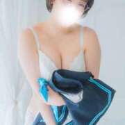 ヒメ日記 2025/10/10 21:12 投稿 綾波　しおり 夜這い＆イメクラ妄想する女学生たち谷九校