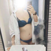 あかり 11時からになったよん🤍 かりんとplus　上野御徒町