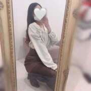 ゆい 🤍出勤🤍 手コキガールズコレクション