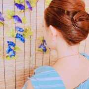 広末えれな 🌺明日以降の出勤予定です🌺 月の真珠-新宿-