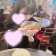 ふれあ ❤️みてみてコレ…えびぃ❤️ サクラムーン