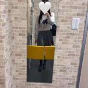 ヒメ日記 2025/10/27 15:06 投稿 鈴音　りか 妄想する女学生たち 梅田校