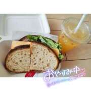 ヒメ日記 2026/03/18 09:42 投稿 三日月　しおん ノーパンパンスト スケベなOL梅田・兎我野店