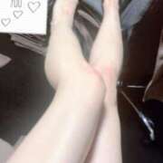 荒木　えみり 新年🎍明けましておめでとうございます😘˚✧₊⁎❝᷀ົཽ≀ˍ̮ ❝᷀ົཽ⁎⁺˳✧༚よろ明後日は12：00からの出没です😄 人妻の秘密