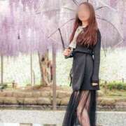 菫　すみれ 雨音にほどける…☔️ シャトールーブル