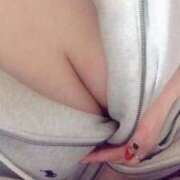 ヒメ日記 2025/10/26 19:31 投稿 若崎ちなつ 全裸美女からのカゲキな誘惑