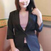 二宮(にのみや)奥様 小さく手を振って🌸 新潟人妻デリバリーヘルス下心