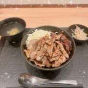 かの 丼食べた🍖 ルーフ大阪