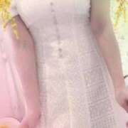 ニーナ 水曜日も ジューシー