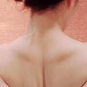 れい 🍑首〜肩(肩甲骨)〜ぉ尻ﾗｲﾝ🍑 人妻美人館