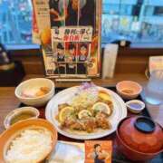 ヒメ日記 2025/10/19 16:00 投稿 りんご アリスカフェ