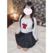 花乃　りり 🤍ちなみに、、、😘🤍 妄想する女学生たち 梅田校