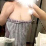 えま ムラムラ💕 白い巨乳
