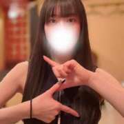 ひなみ 何のポーズでしょう?? 快楽夫人