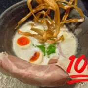 ヒメ日記 2025/10/19 11:46 投稿 てんり プールサイド