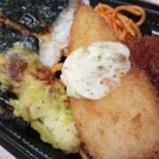 けいな 今日のランチはのり弁気分です💗 池袋おかあさん