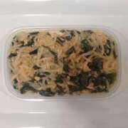 けい わかめとしらたきのごまサラダ✨ 虹色メロンパイ 横浜店