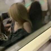 あんな 明日出勤です◎ The White