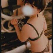 ももの 重なり、溶け合う 贅沢なひと時