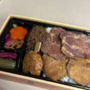 ねね 旅先の楽しみ🍱 eroina