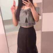 かやの ひっそり見てるの？ もも尻本店