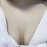 ヒメ日記 2025/12/19 18:12 投稿 神木らら 全裸美女からのカゲキな誘惑