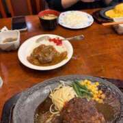 かりん ハンバーーーーグ‼️‼️ THE ESUTE 渋谷