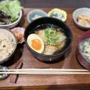 えな しばらくお休み続きます😢 一夜妻