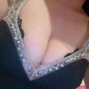 ヒメ日記 2025/01/24 07:52 投稿 挟まれるしかないでしょ？『ぷー』 ESSENCE