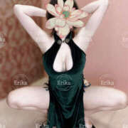 恵梨香(えりか) アヘ顔Wピース✌️✌️ エクレア神田-ECLAIR-天然貴姉乳舐手淫