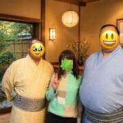 あゆ 偶然出会えた力士とのスリーショット🤗 奥様の実話 梅田店
